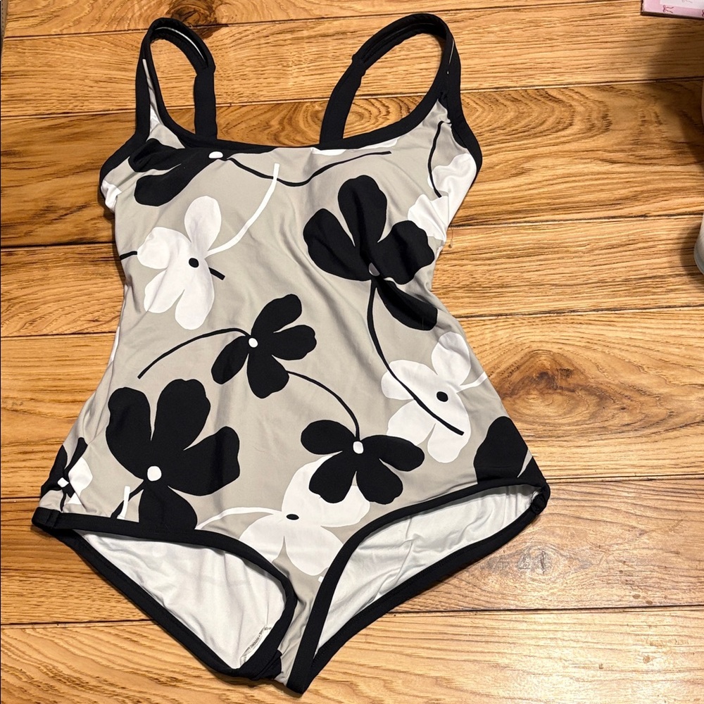 Anne Cole Black and White Floral One PieceNWT